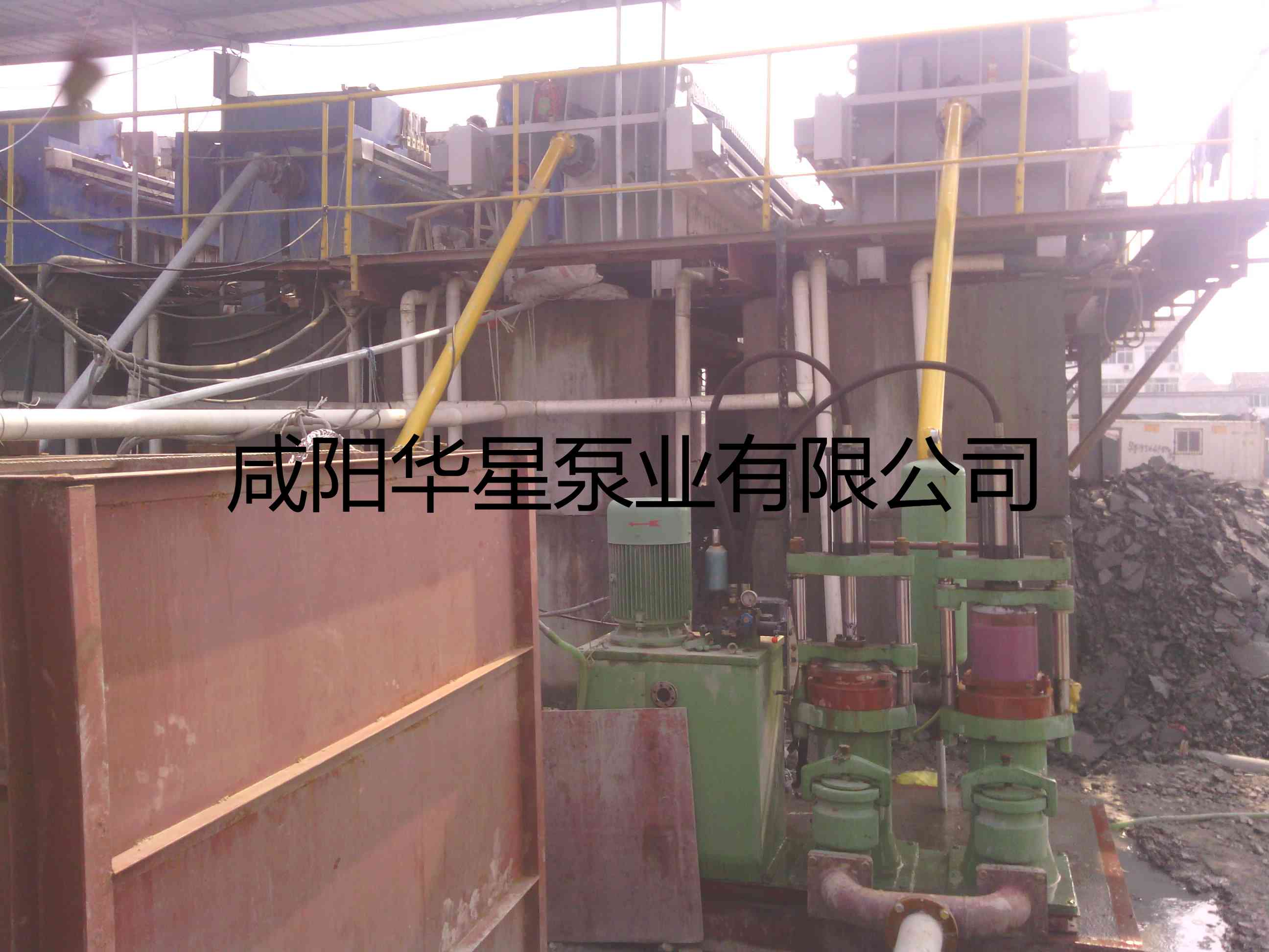 打樁污泥行業(yè)使用YBH300-40壓濾機(jī)柱塞泵客戶現(xiàn)場